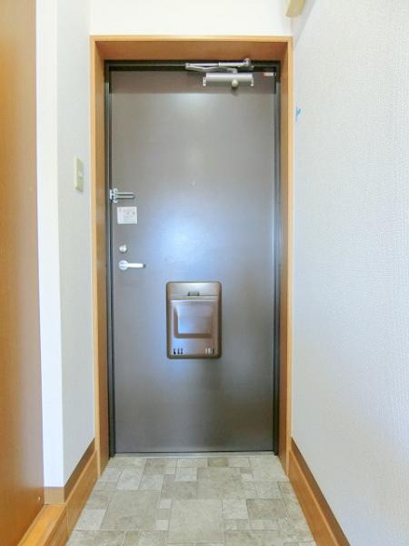 玄関　写真は別のお部屋のイメージです。現況優先