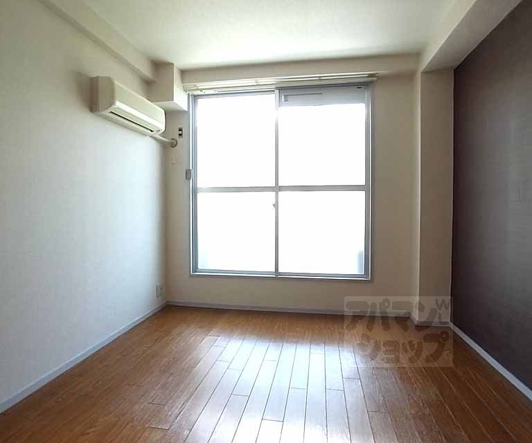 居室・リビング　南向きで日当たり良好