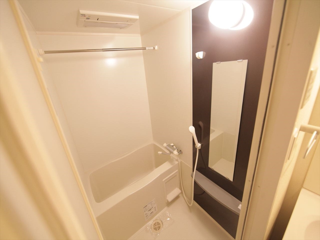 バス・シャワールーム　バスルーム　浴室暖房乾燥機付