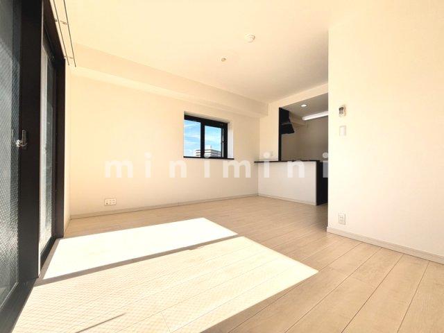 居室・リビング　※写真は別号室のものですので現状優先とさせていただきます