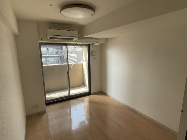 その他部屋・スペース　開放的な寝室です