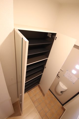収納　シューズボックス