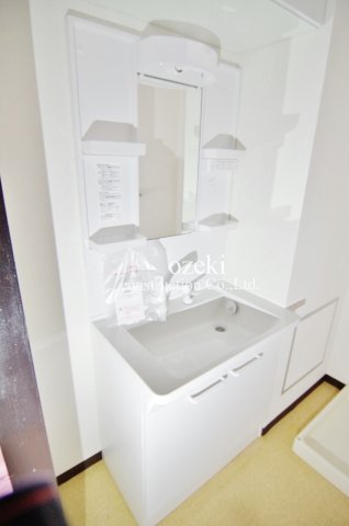 洗面設備　※写真は別部屋のもの