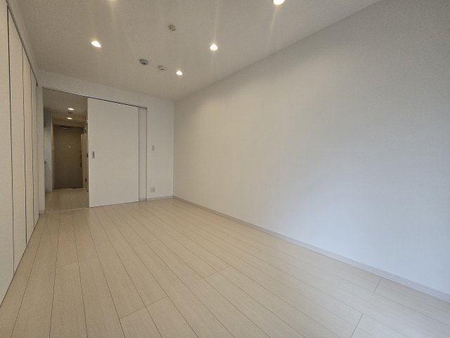 その他部屋・スペース　広くて明るい寝室