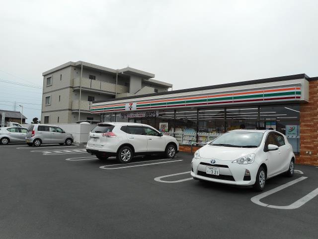 コンビニ　セブンイレブン（コンビニ）まで134m