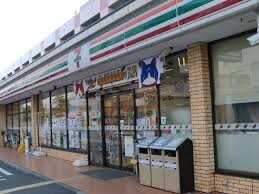 コンビニ　セブンイレブン大阪中央卸売市場西口店（コンビニ）まで329m