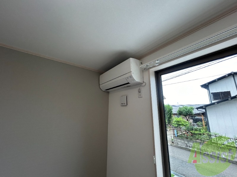 トイレ　エアコンが設置済みです。入居後すぐに使用できます。