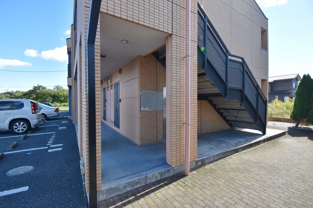 エントランス　駐車場