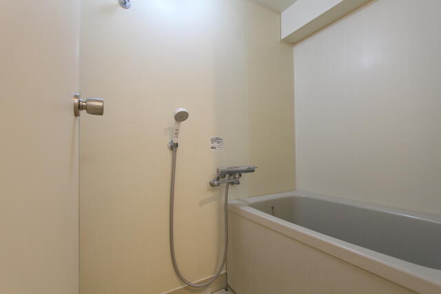 バス・シャワールーム　※同タイプの部屋になります。