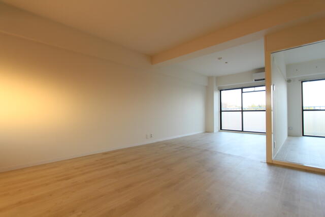 居室・リビング　※同タイプの部屋になります。