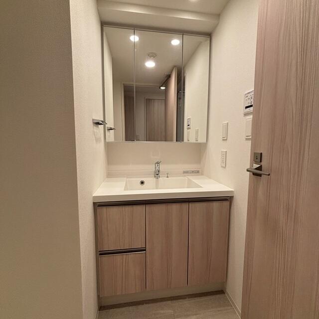 洗面設備　※写真は同タイプ住戸です。