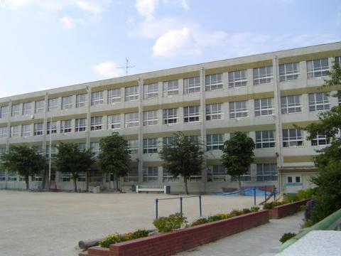 その他　名古屋市立東山小学校（その他）まで929m