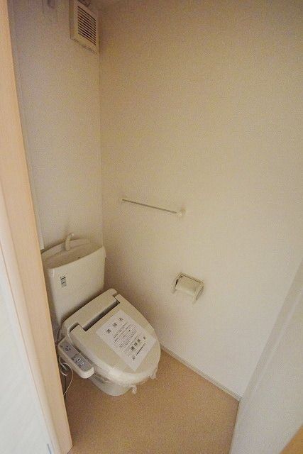 トイレ　★温水洗浄便座付きです★