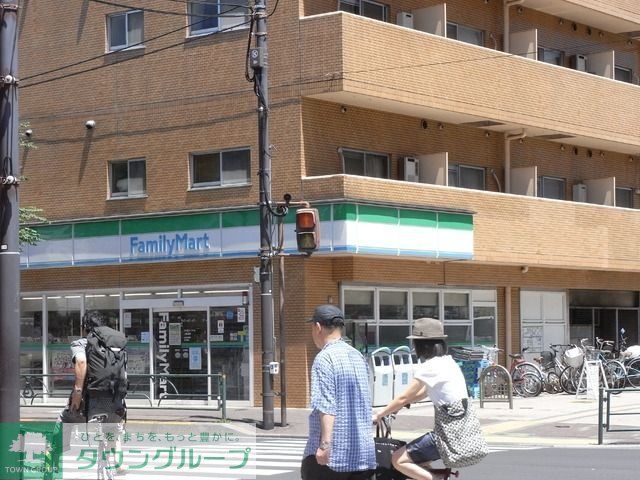 コンビニ　ファミリーマート（コンビニ）まで320m
