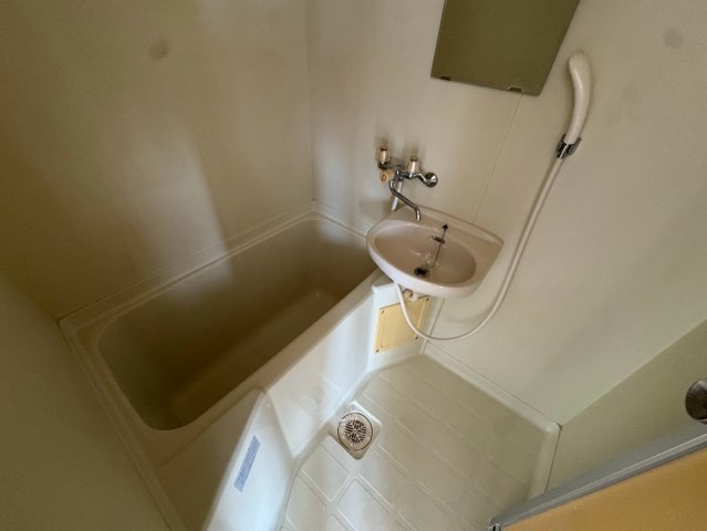 バス・シャワールーム　お風呂トイレセパレートタイプですね。