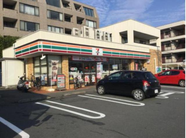 コンビニ　セブンイレブン横浜田奈店（コンビニ）まで180m