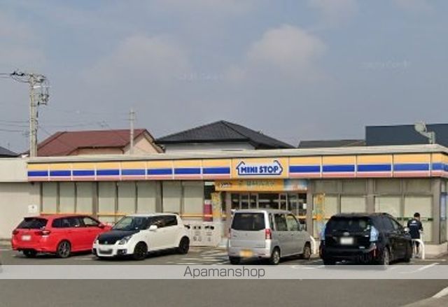 コンビニ　ミニストップ（コンビニ）まで702m