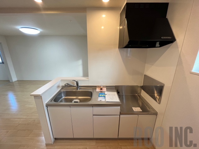 キッチン　写真は反転のお部屋です
