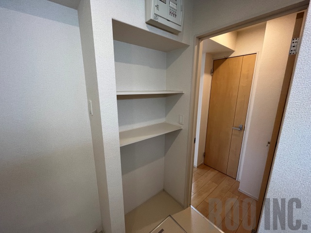 収納　写真は反転のお部屋です