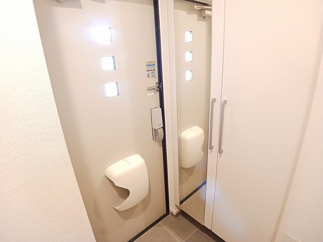 玄関　収納もある玄関です