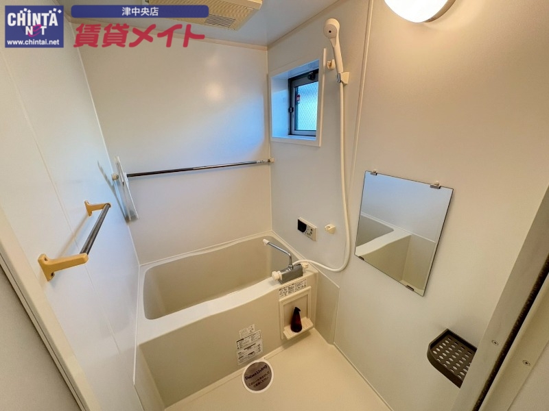 バス・シャワールーム　同型参考写真