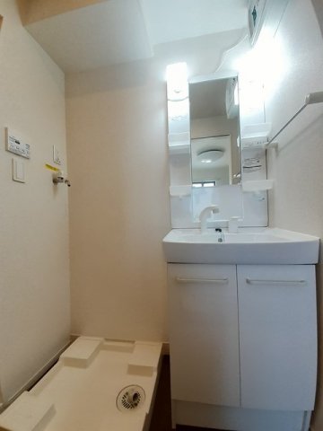 洗面設備　スペースが確保できる洗面所です