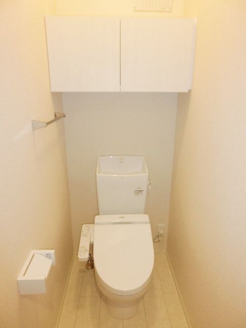 トイレ　ウォシュレット付きです。