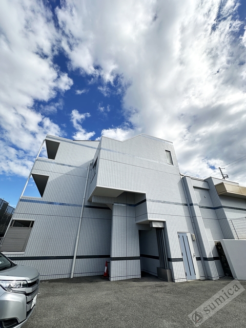 建物外観　鉄筋コンクリート造・ガッチリとした建物です♪
