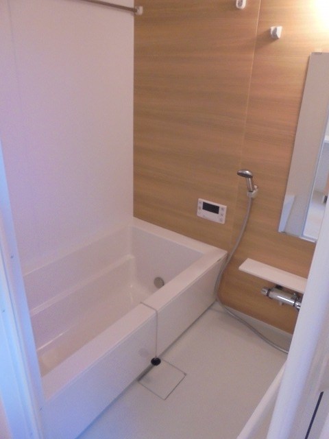 バス・シャワールーム　※写真は102号室のお部屋です。