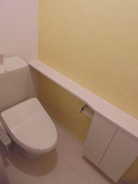 トイレ　※写真は102号室のお部屋です。