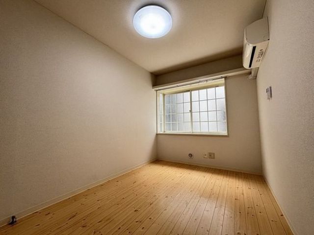 ウィンベル綾瀬の居間写真