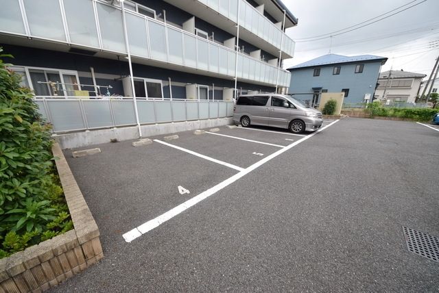 駐車場　敷地内駐車場