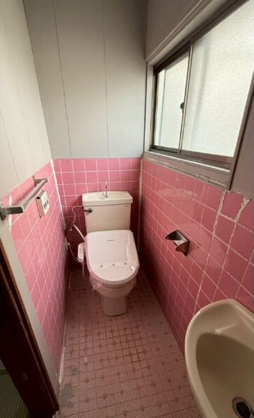長田区花山町2丁目戸建のトイレ写真