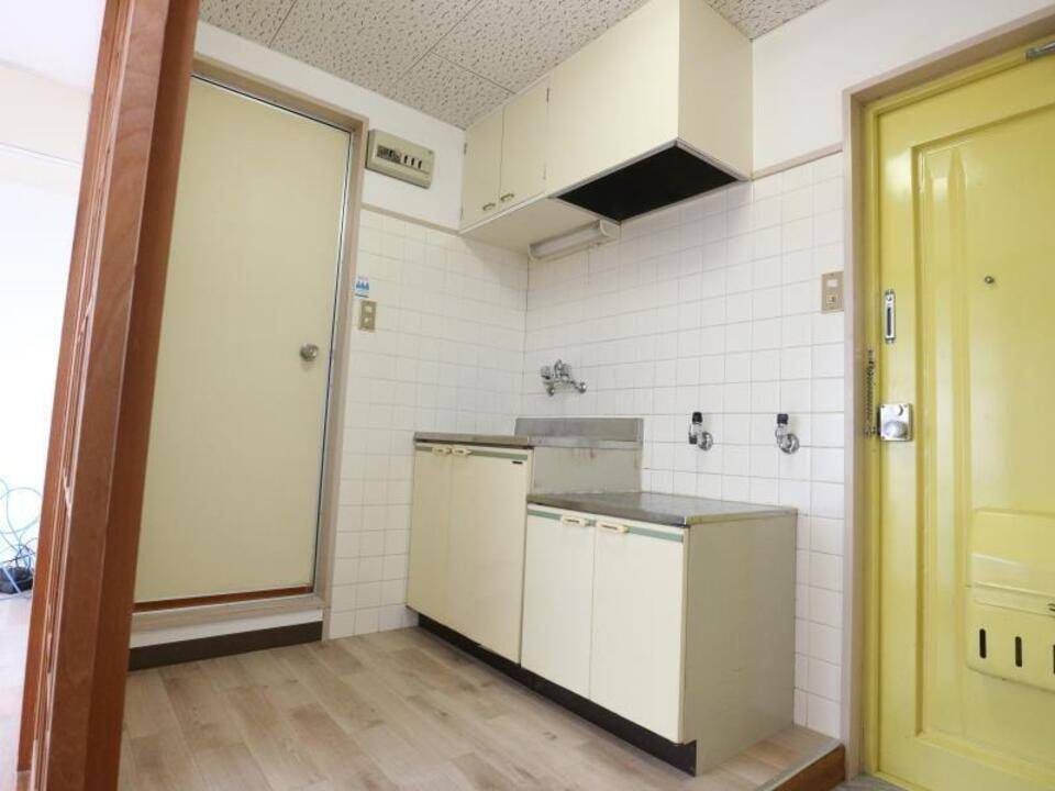 【松山市緑町のマンションのキッチン】