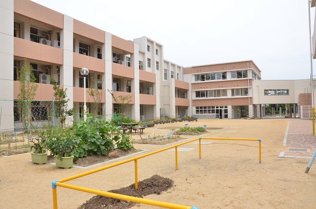 小学校　北九州市立池田小学校（小学校）まで1181m