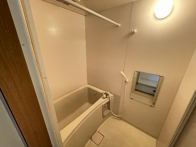 バス・シャワールーム　清潔なバスルーム