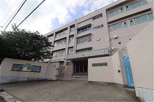 小学校　大東市立氷野小学校（小学校）まで297m
