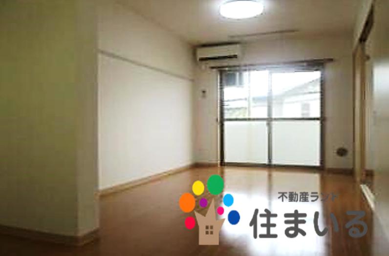 ＪＲ東海道本線 南大高駅 徒歩18分 3階建 築15年の居間写真