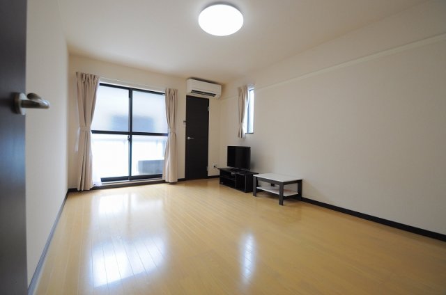 居室・リビング　クローゼットつきのお部屋です