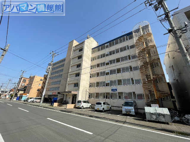 新潟市中央区信濃町のマンションの建物外観
