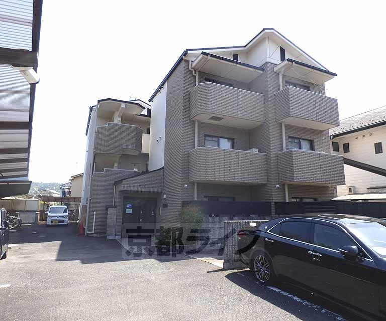 京都市北区西賀茂大道口町のマンションの建物外観