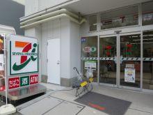 コンビニ　セブンイレブン青山1丁目駅前店（コンビニ）まで292m
