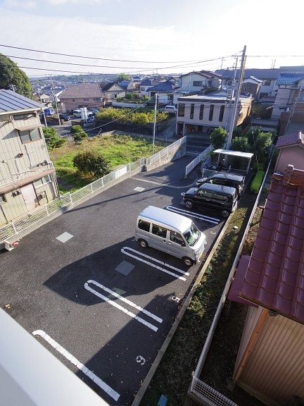 【八千代市萱田町のアパートの駐車場】