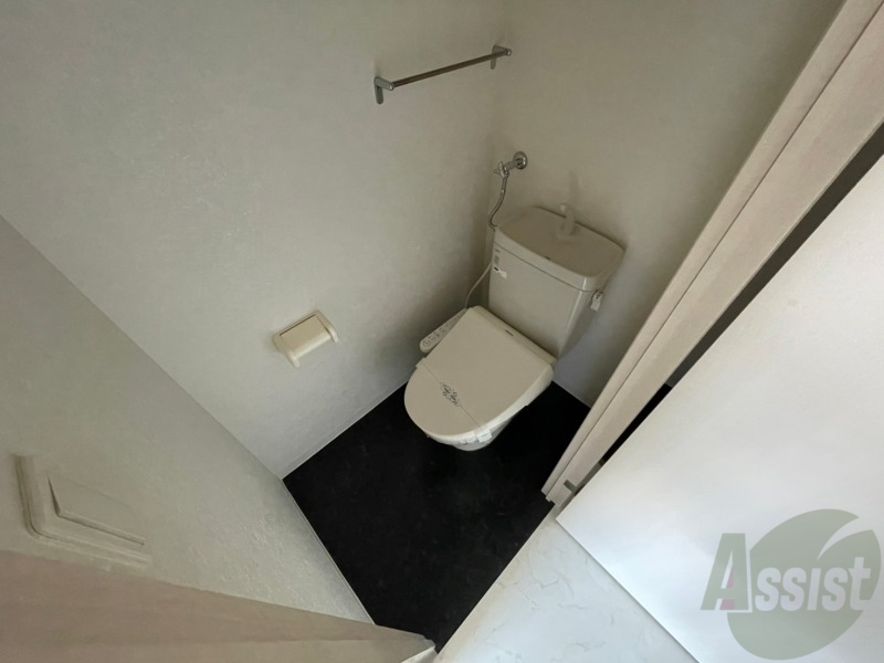 トイレ　ウォシュレット付きのトイレです。シャワートイレは日本の宝。