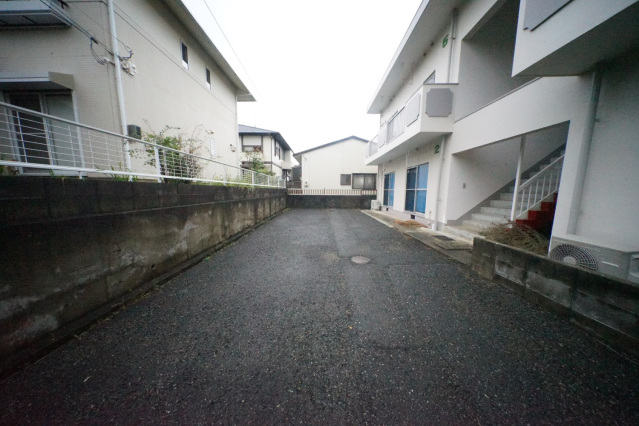 【下関市稗田中町のマンションの駐車場】