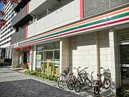 【グランカーサ難波元町のコンビニ】