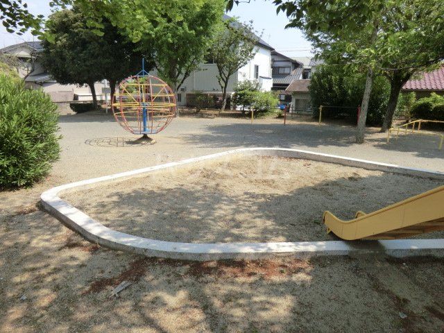 【豊橋市上野町のアパートの公園】