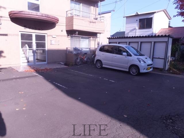 【司マンションの駐車場】