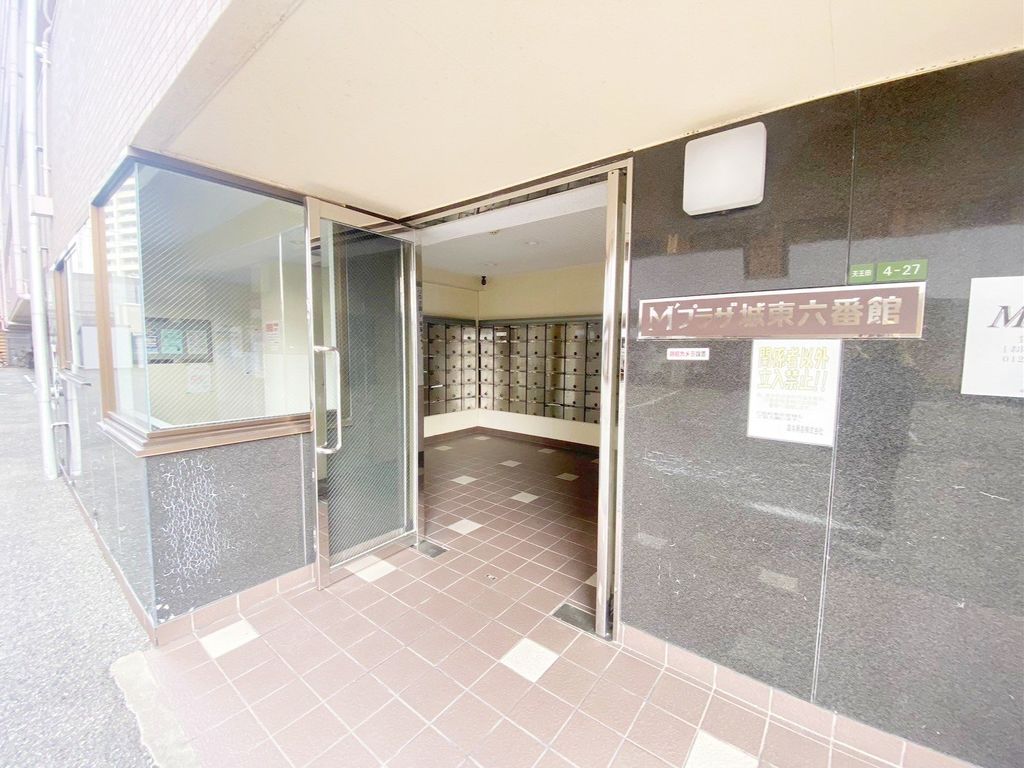 エントランス　エントランス