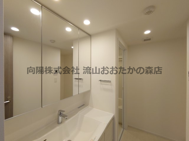 【柏市若柴のマンションの洗面設備】